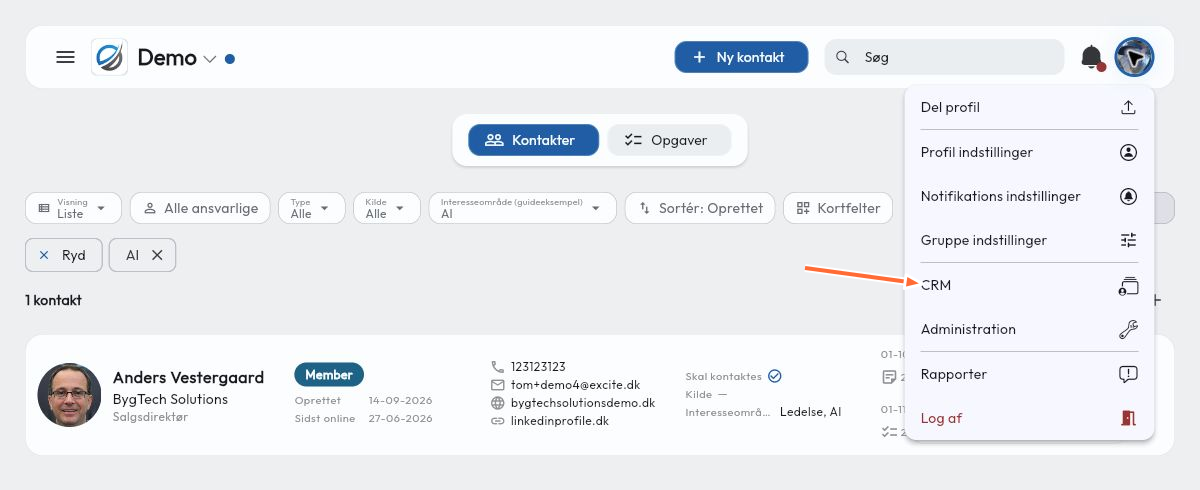 Profilmenuen i Samli med en pil mod CRM